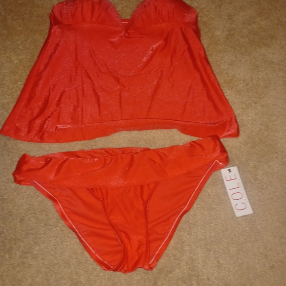 2 PIECE SWIMSUIT SIZE SMALL - Picture 5 of 6